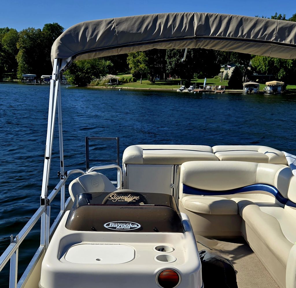 2005 Sun Tracker Party Barge 21 Signature - National Vehicle