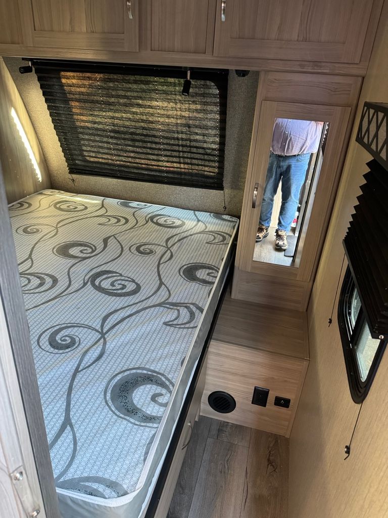 2021 Coachmen Freedom Express Ultra Lite 231RBDS - National Vehicle