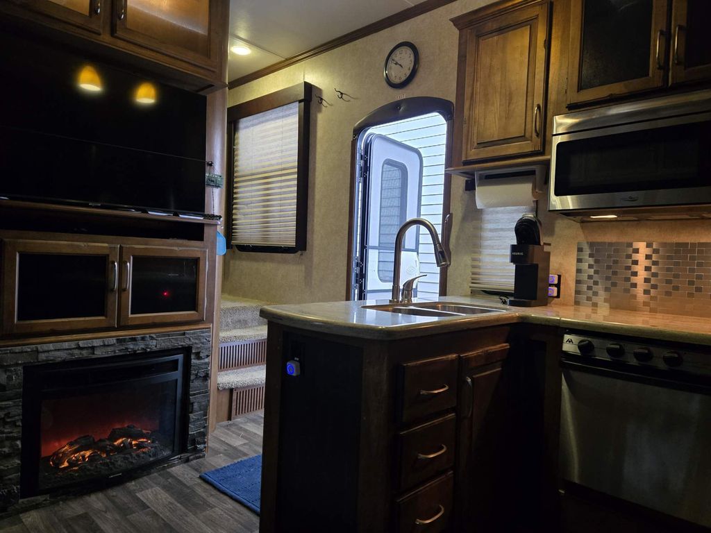 2015 Keystone Raptor 300MP - National Vehicle