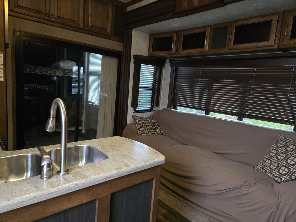 2015 Keystone Raptor 300MP - National Vehicle