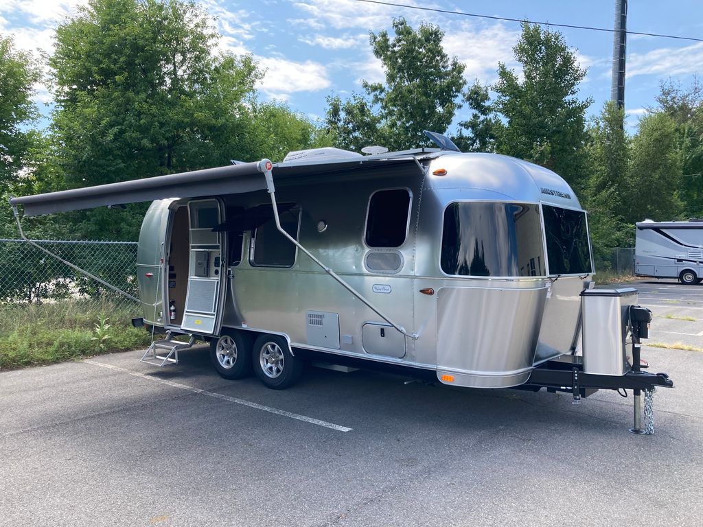 2020 Airstream Flying Cloud 23FB - National Vehicle