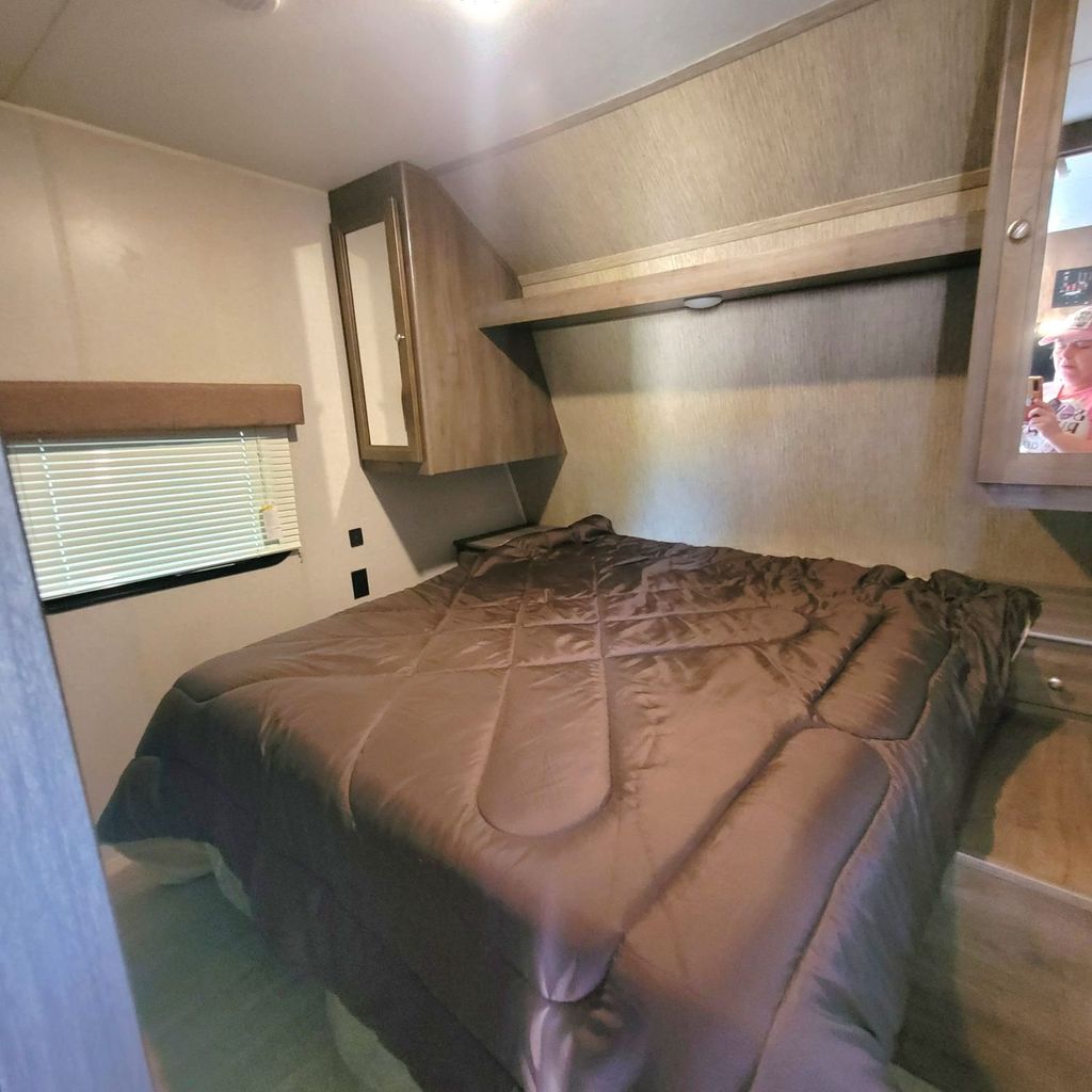 2018 Dutchmen Coleman Lantern 250TQ - National Vehicle