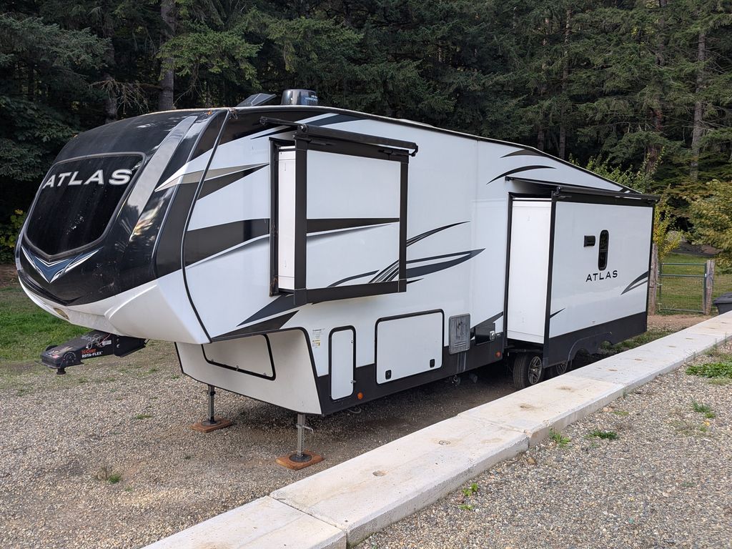3本セット 2023 Dutchmen Atlas 2992RLF - National Vehicle