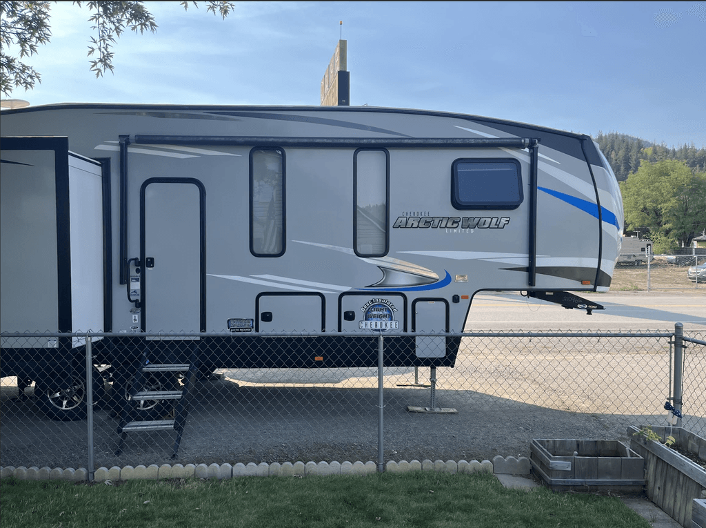 2019 Forest River Cherokee Arctic Wolf 295QSL8 - National Vehicle