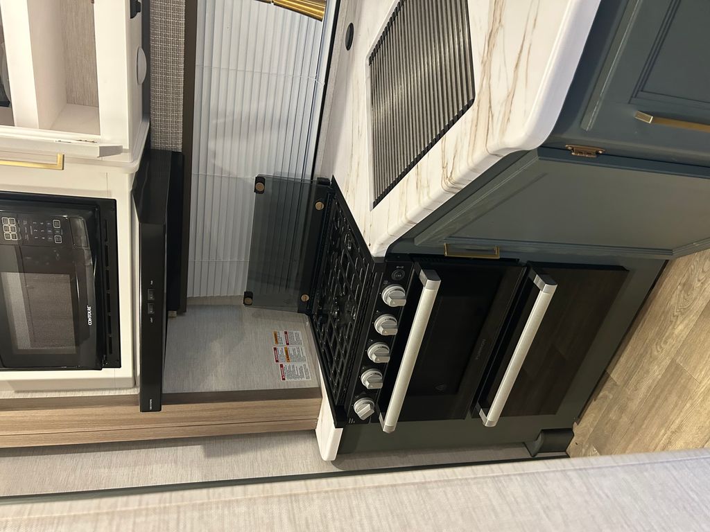 2025 Thor Motor Coach Freedom Eddie Bauer 28EB - National Vehicle