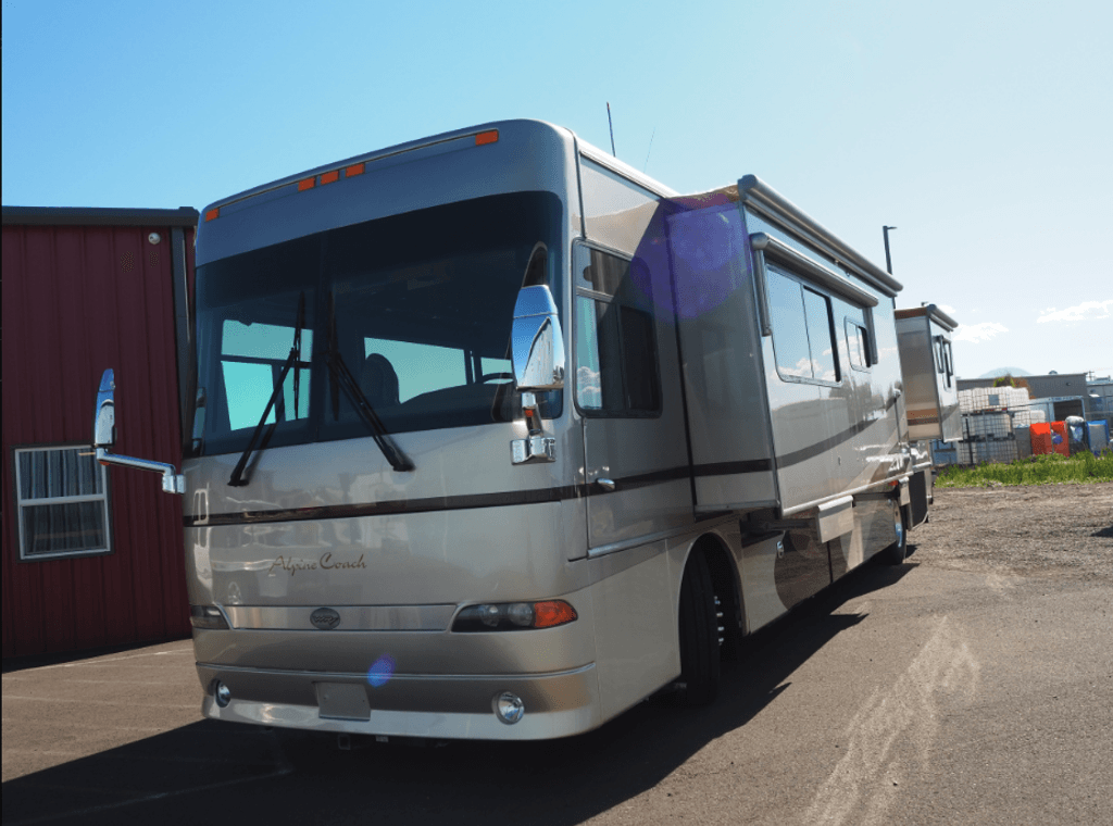 2006 Alpine Apex 40MD - National Vehicle