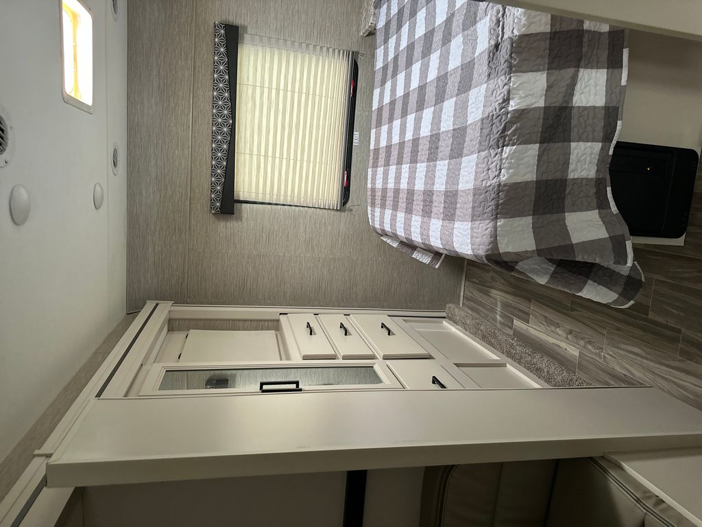 2022 Thor Motor Coach Freedom Elite 30FE - National Vehicle
