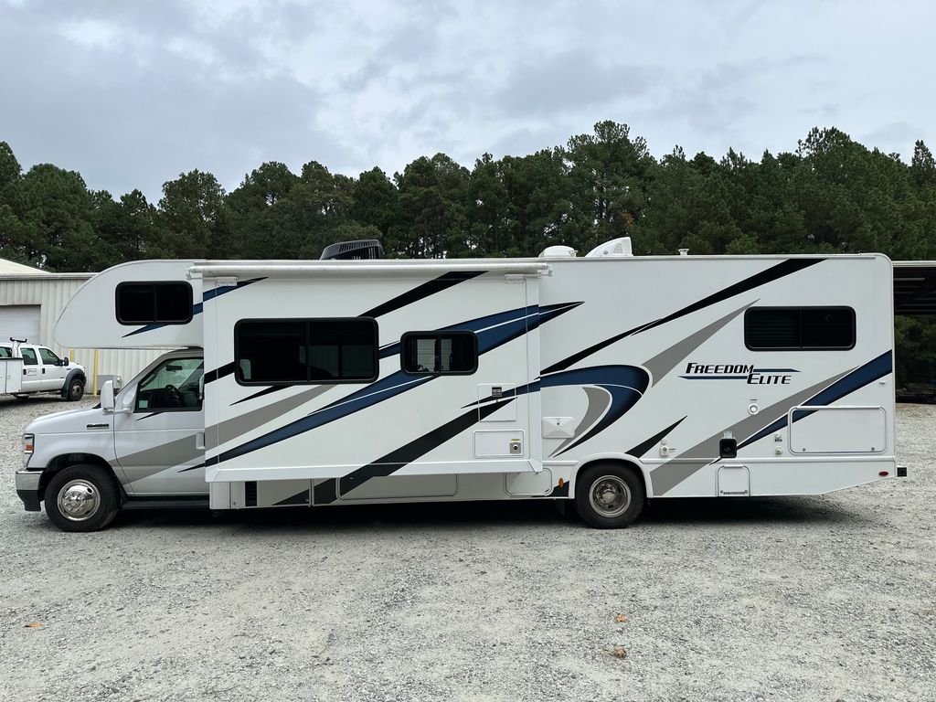 2022 Thor Motor Coach Freedom Elite 30FE - National Vehicle