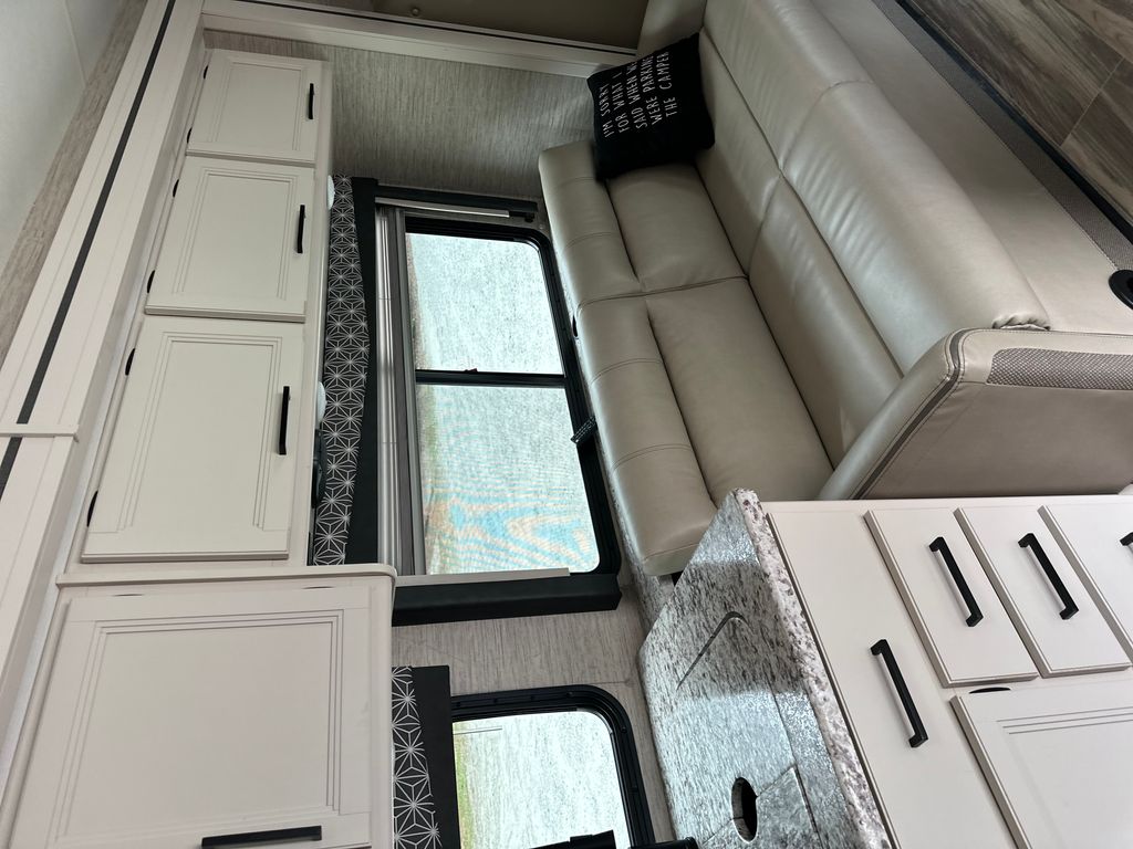 2022 Thor Motor Coach Freedom Elite 30FE - National Vehicle