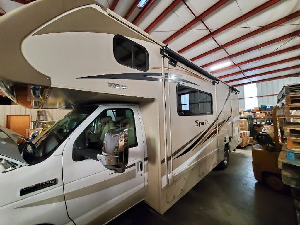 ソニック 2017 Winnebago Spirit 26A - National Vehicle