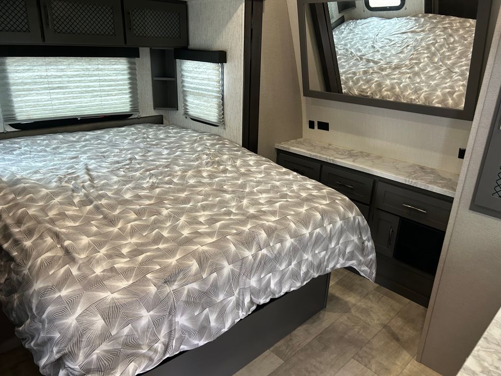 2023 Grand Design Momentum G-Class 25G - National Vehicle