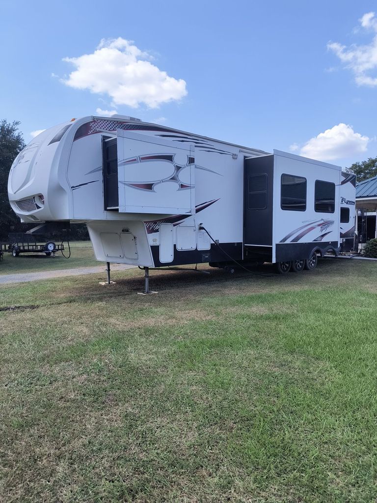 2011 Keystone Fuzion 360 - National Vehicle