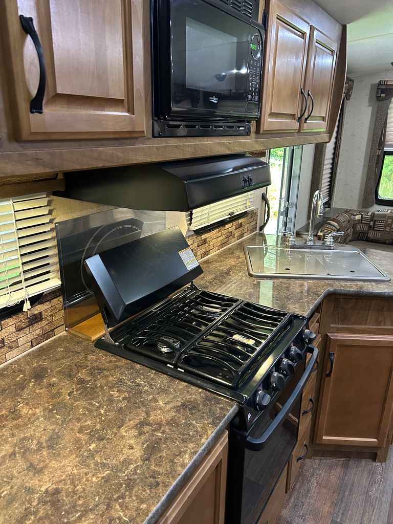 2015 Outdoors RV Timber Ridge 250RDS - National Vehicle