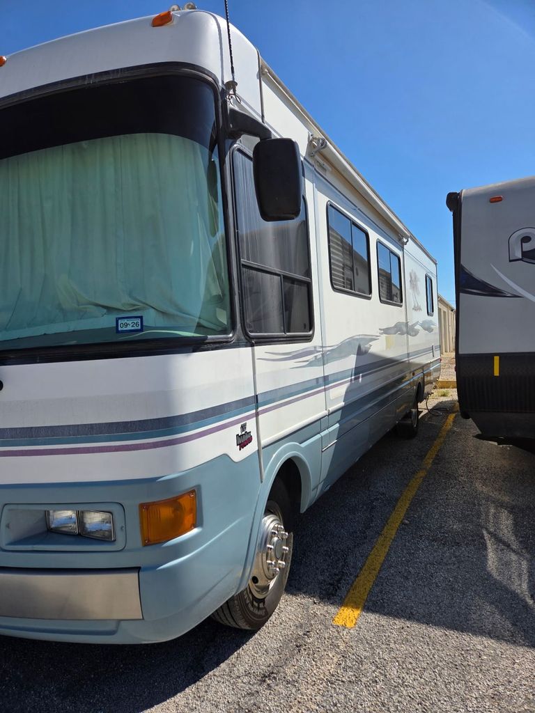 1999 National RV Tropical 6330 - National Vehicle