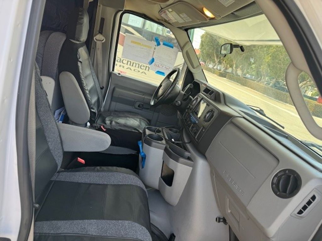 2018 Thor Motor Coach Majestic 28A - National Vehicle