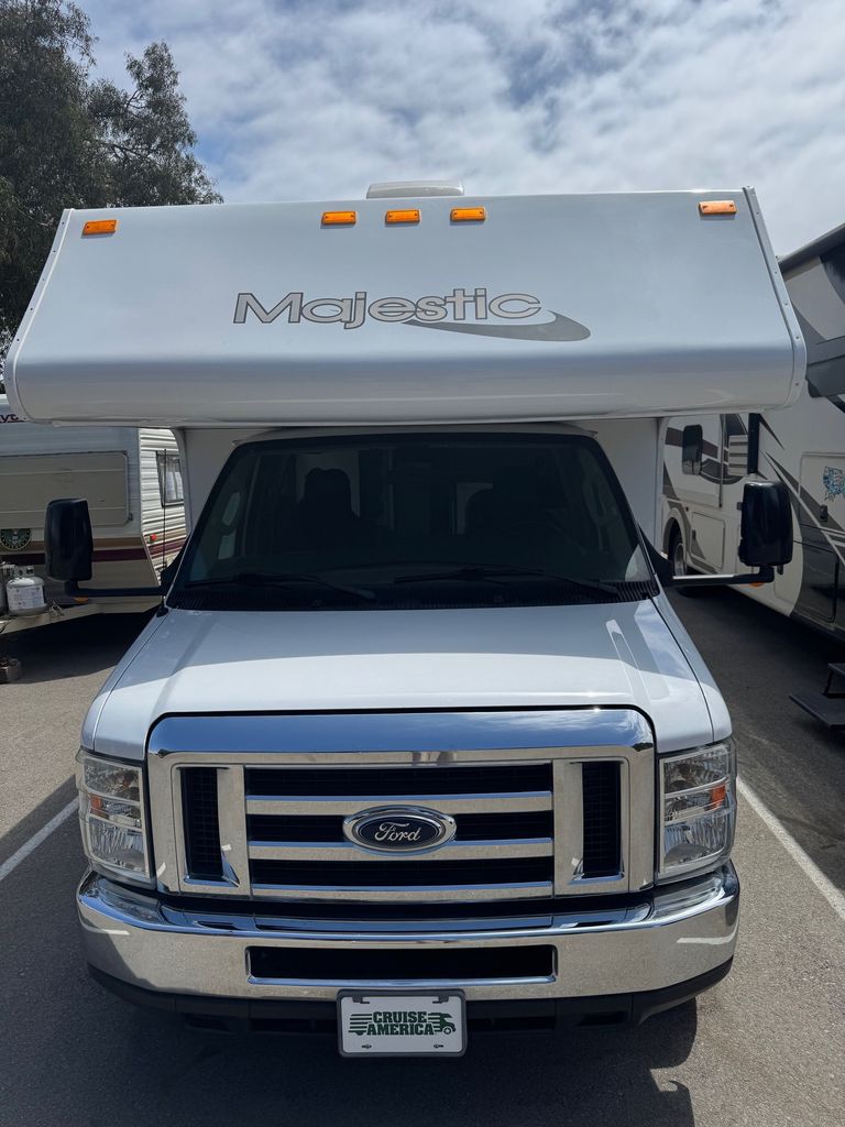 2018 Thor Motor Coach Majestic 28A - National Vehicle