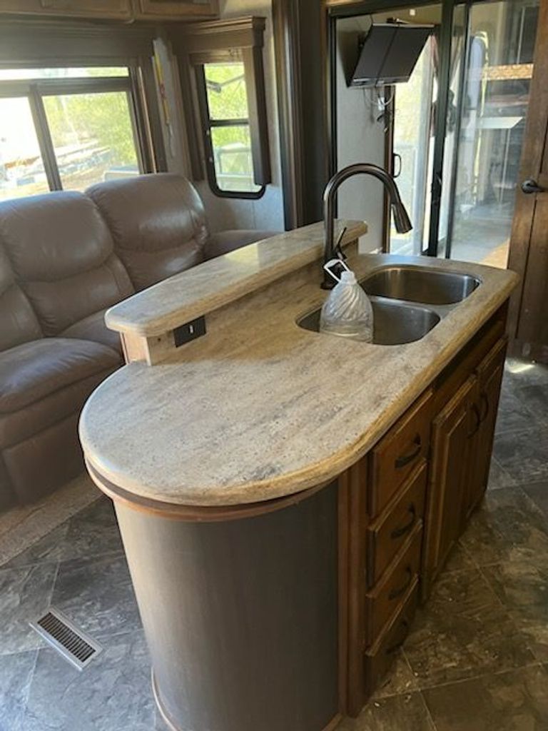 2015 Keystone Raptor 384PK - National Vehicle