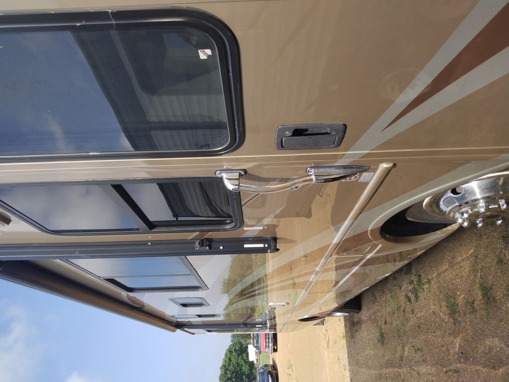 2007 National RV Tropical T330 - National Vehicle