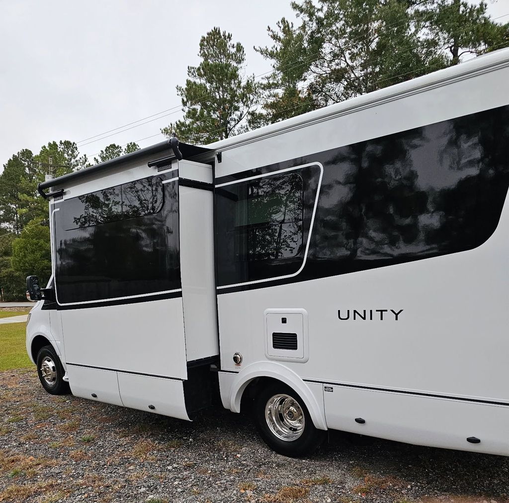 2021 Leisure Travel Van Unity U24MB - National Vehicle