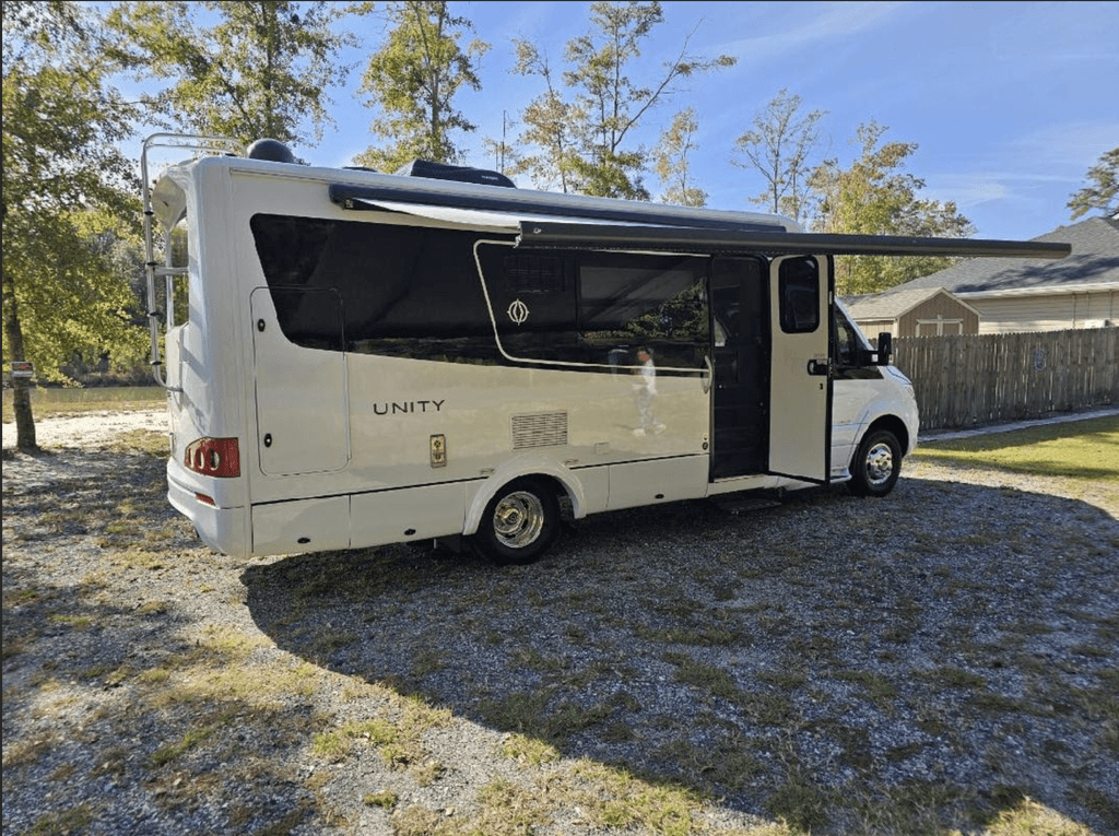 2021 Leisure Travel Van Unity U24MB - National Vehicle