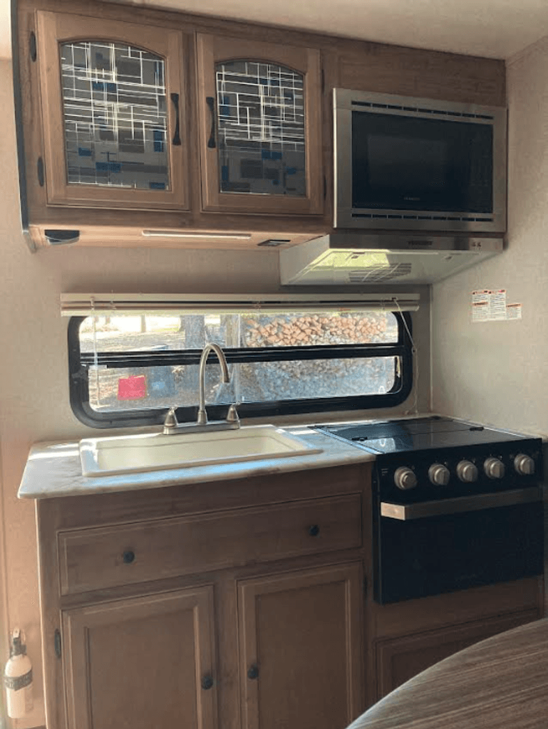 え 2019 Coachmen Freedom Express Ultra Lite 248RBS - National Vehicle