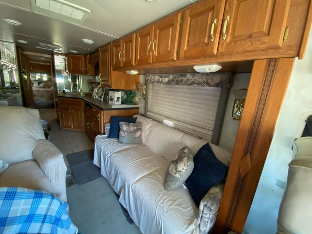 2000 Holiday Rambler Endeavor 38CDD - National Vehicle