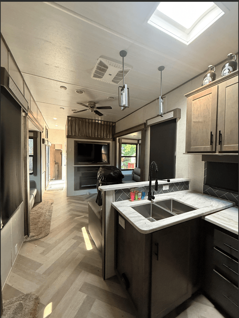 2021 Forest River Salem Grand Villa 42FK - National Vehicle