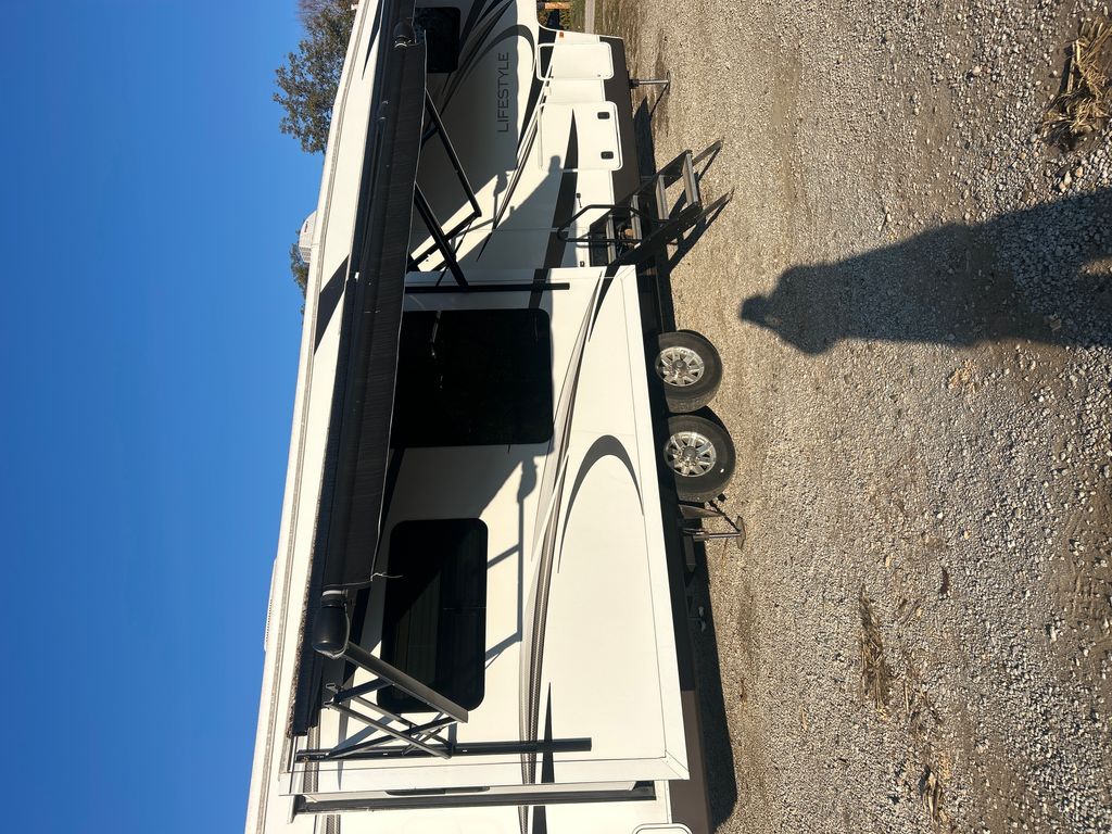 2013 Lifestyle Luxury 5th Wheel 37CKSL - National Vehicle