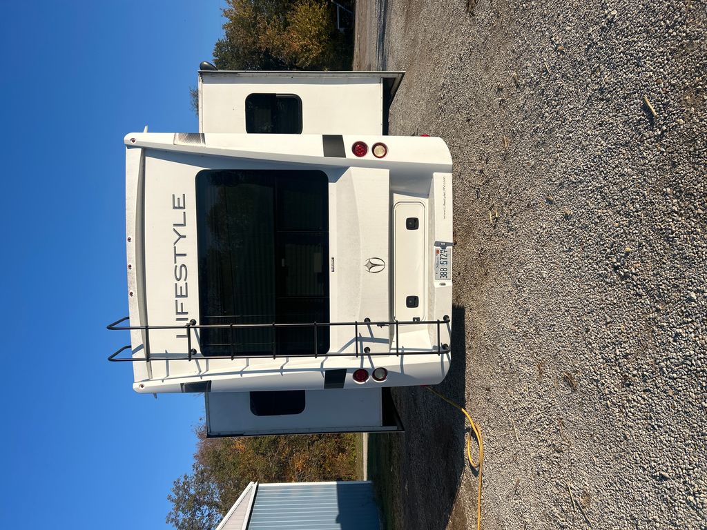 2013 Lifestyle Luxury 5th Wheel 37CKSL - National Vehicle
