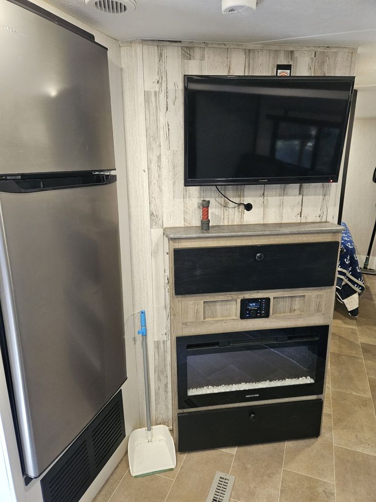 2021 Palomino by Forest River Puma XLE 22FKC - National Vehicle