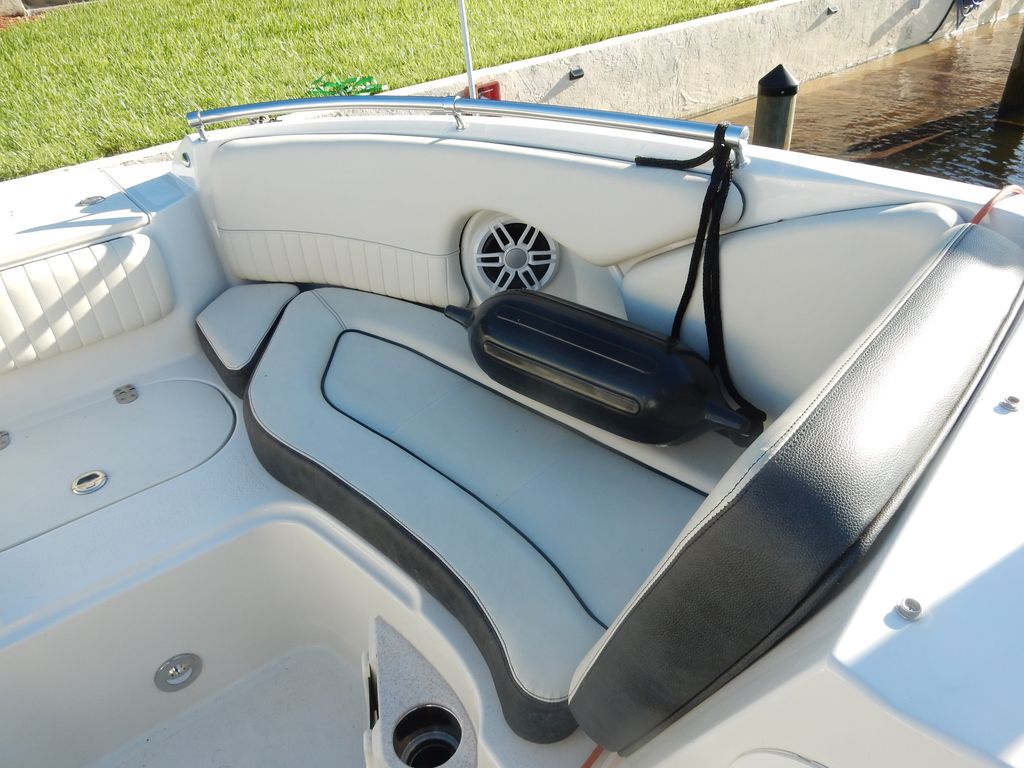 2023 Stingray DC211 - National Vehicle