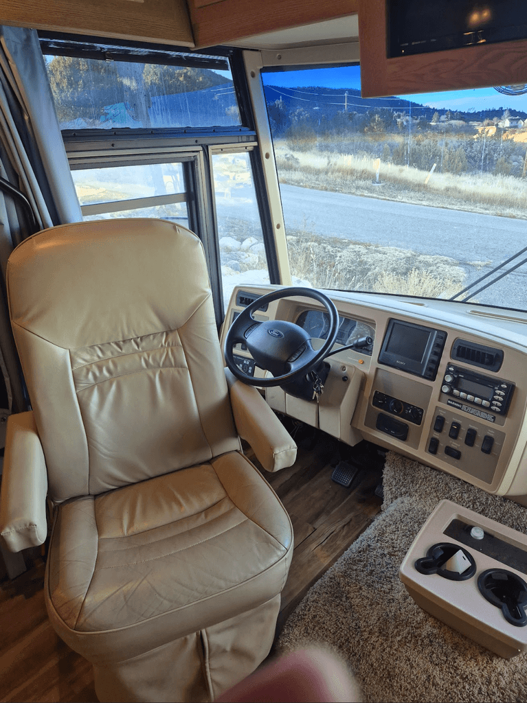 Adventurer Winnebago 2006 211 その他 33V Vehicle National - その他