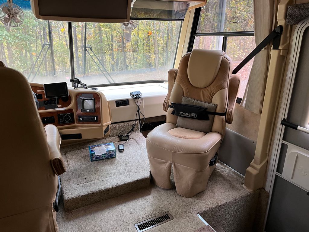 2006 Damon Daybreak 3274 - National Vehicle