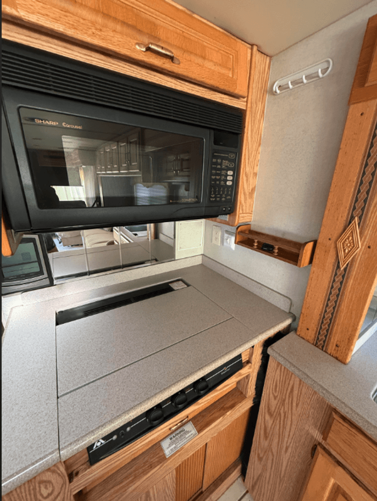 2002 Holiday Rambler Endeavor 34PBD - National Vehicle