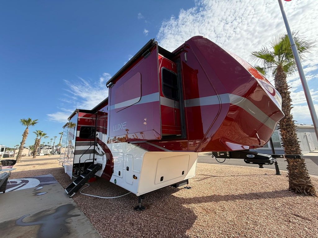 2022 Luxe Elite 44FL - National Vehicle