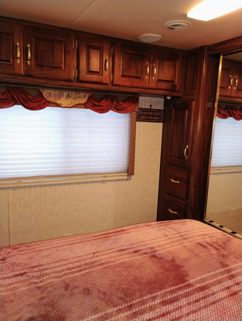 2001 Holiday Rambler Endeavor 38PBD - National Vehicle