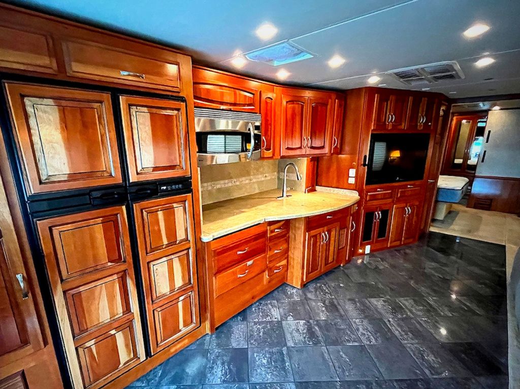 2009 Newmar Dutch Aire 4331 - National Vehicle