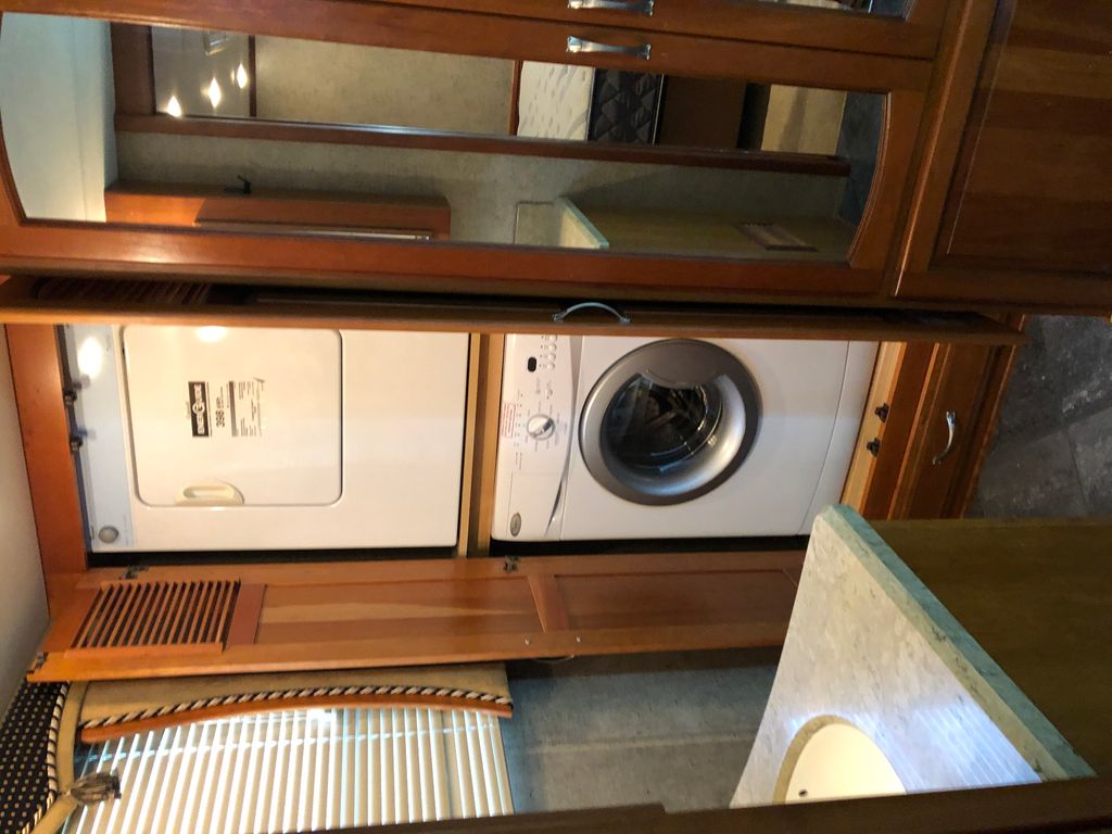 2009 Newmar Dutch Aire 4331 - National Vehicle
