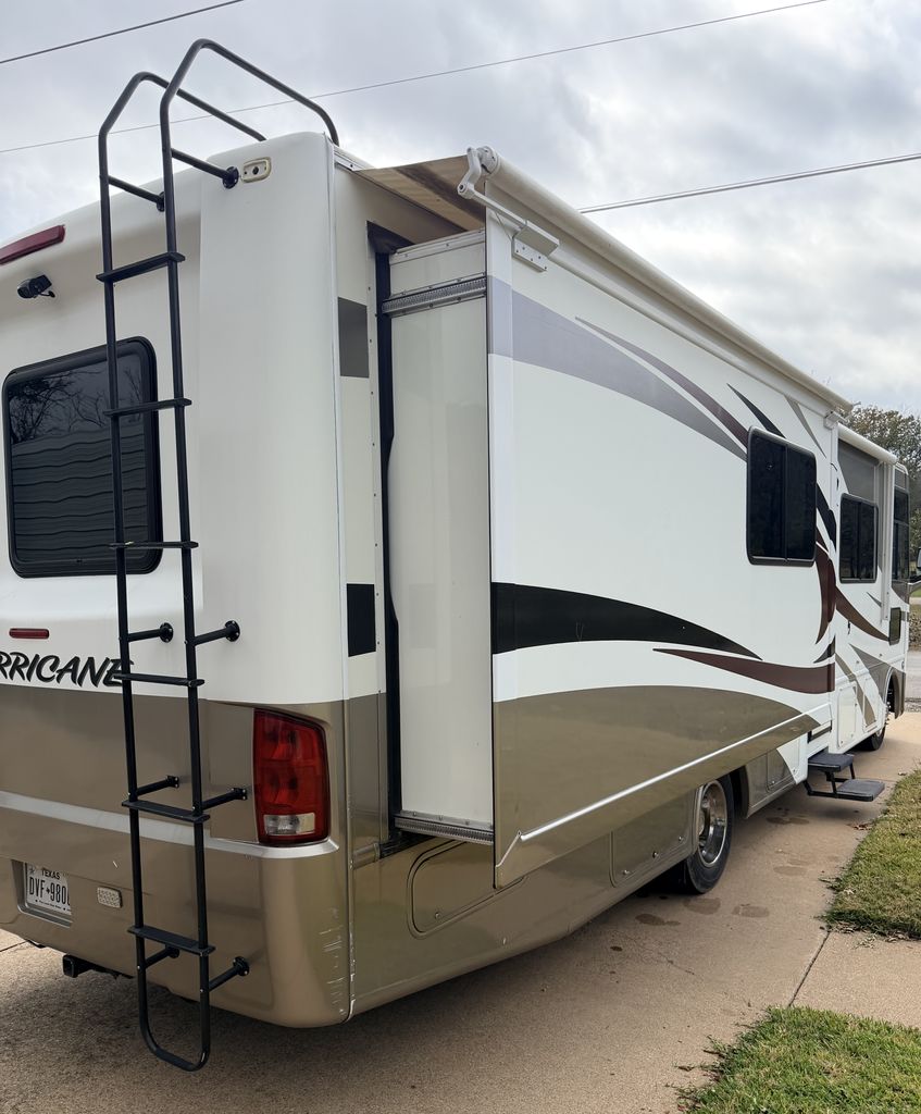 2013 Thor Motor Coach Hurricane 33G - National Vehicle