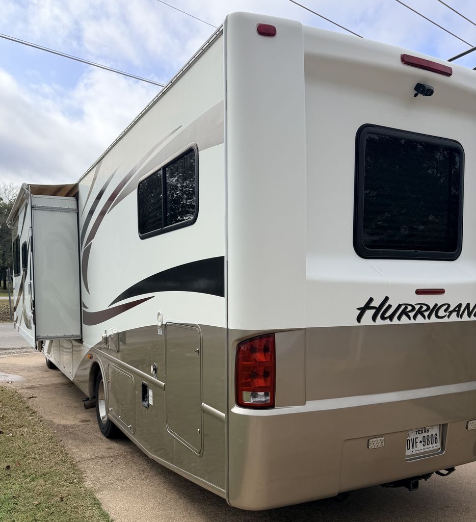 2013 Thor Motor Coach Hurricane 33G - National Vehicle
