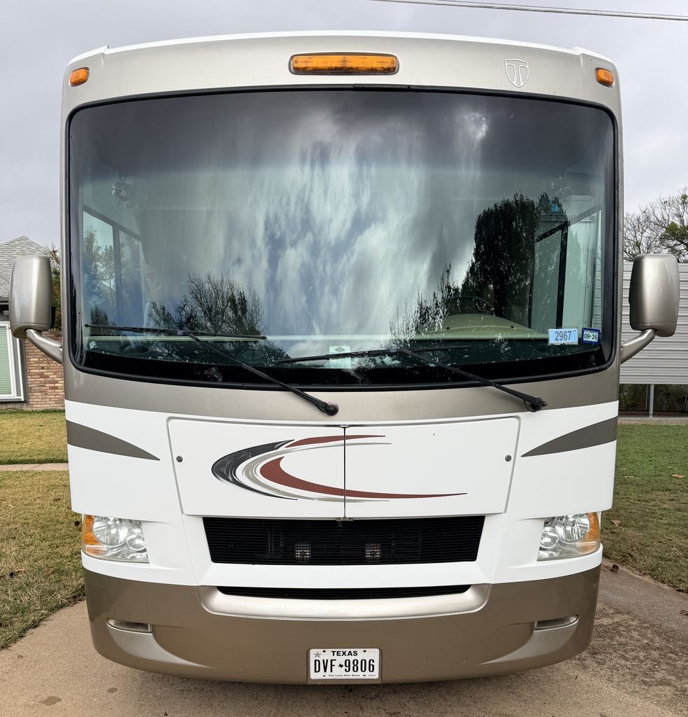 2013 Thor Motor Coach Hurricane 33G - National Vehicle