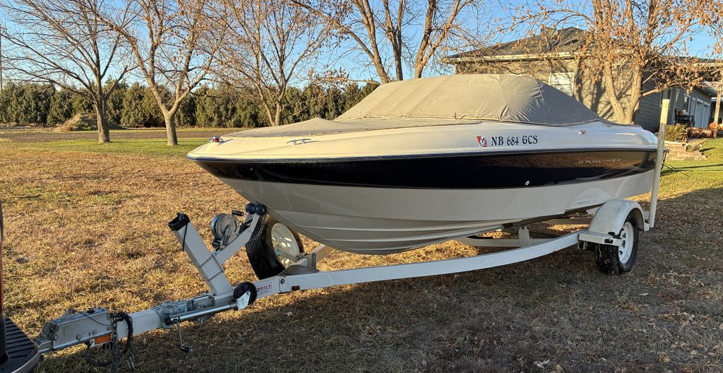 トミー！ 2002 Bayliner Capri 195 - National Vehicle