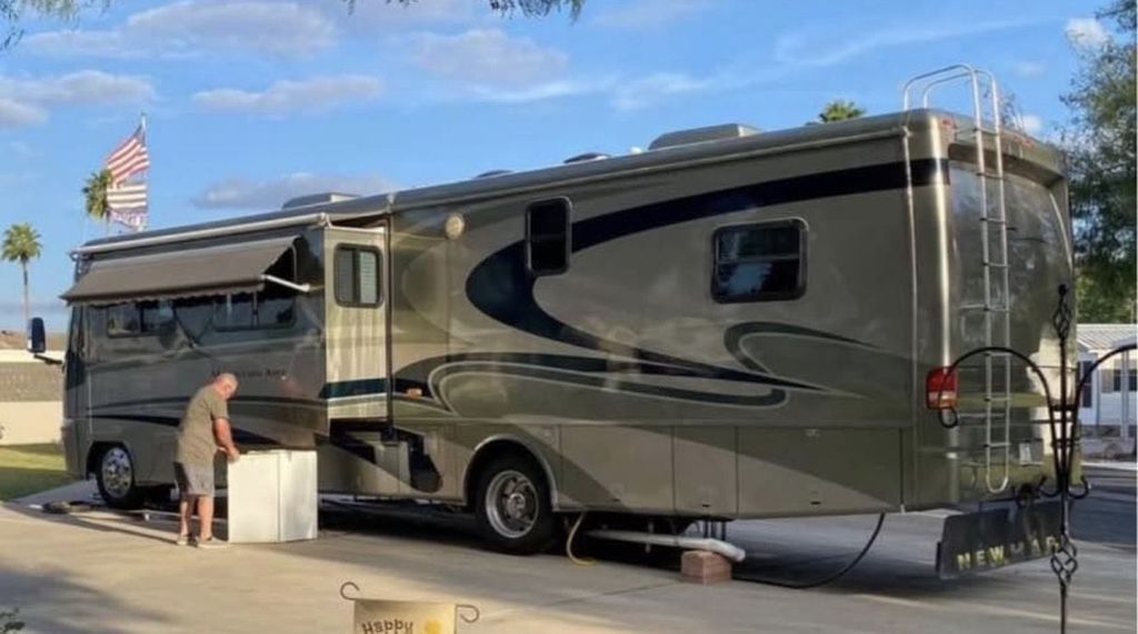 アルファ 2004 Newmar Mountain Aire 3778 - National Vehicle