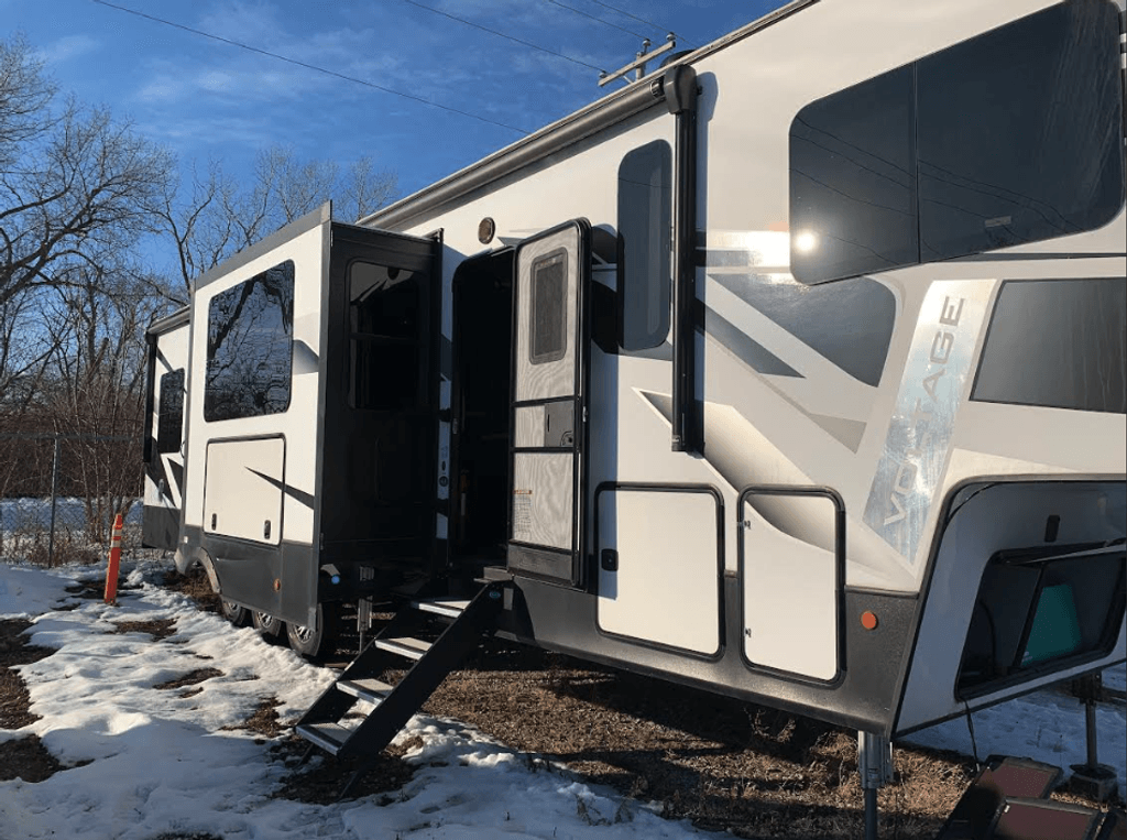2021 Dutchmen Voltage 3915 - National Vehicle
