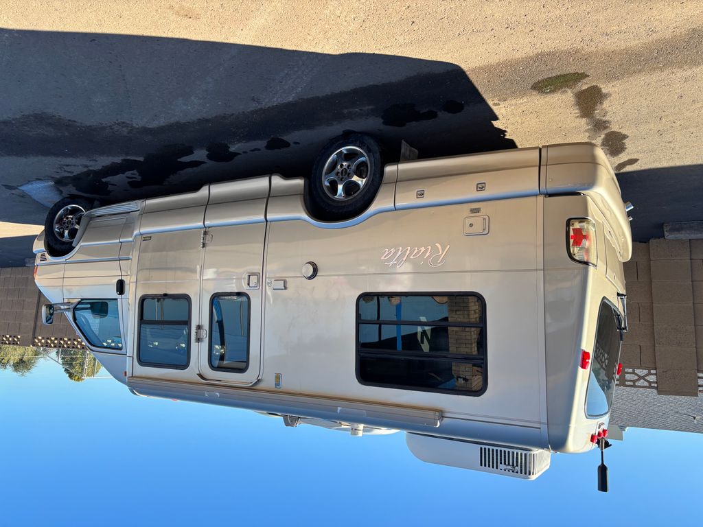 2004 Winnebago Rialta 22QD - National Vehicle