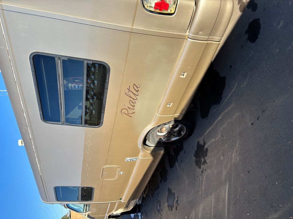 2004 Winnebago Rialta 22QD - National Vehicle