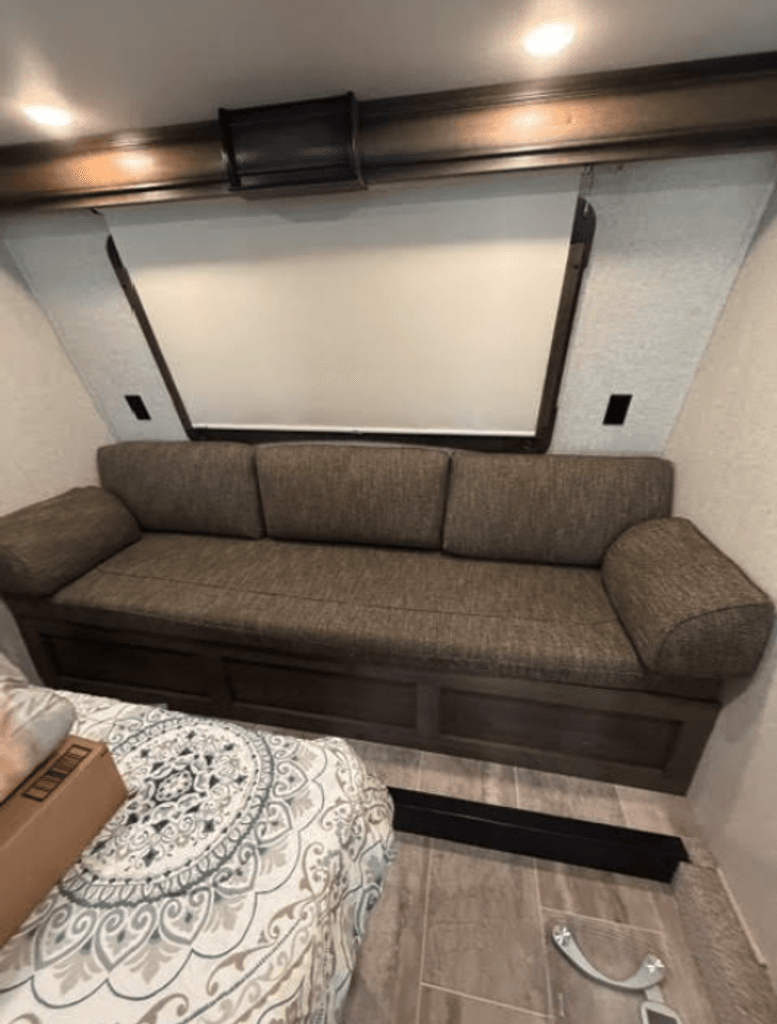 メイプル 2019 Keystone Montana 20th Anniversary 3810MS - National Vehicle