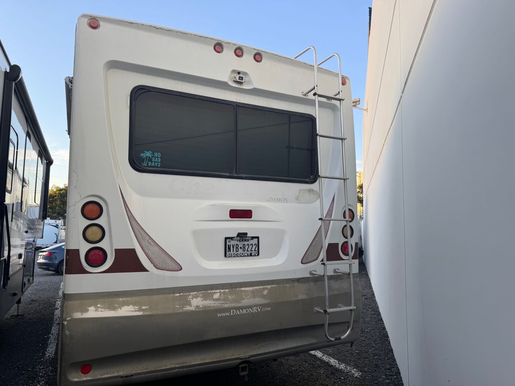 2007 Damon Challenger 372 - National Vehicle