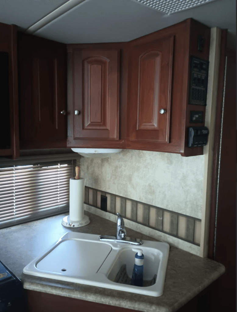 2011 Winnebago Vista 26P - National Vehicle
