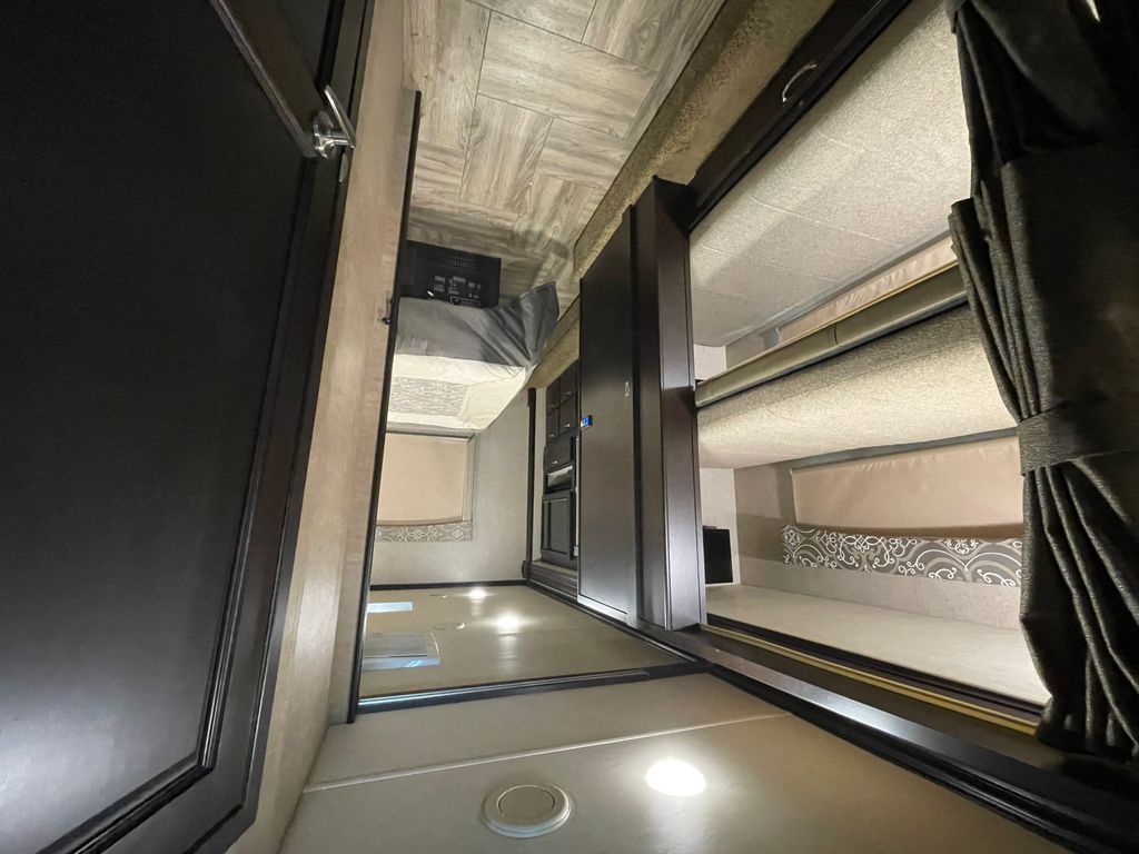 2018 Dynamax DX3 37BH - National Vehicle